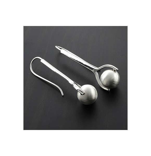 Aretes de Plata .950 con Esferas Blancas