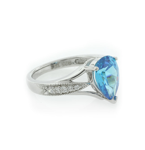 Anillo de Plata Esterlina y Topacio Azul