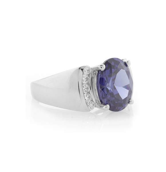 Anillo de Plata de Ley con una Gema de Tanzanita
