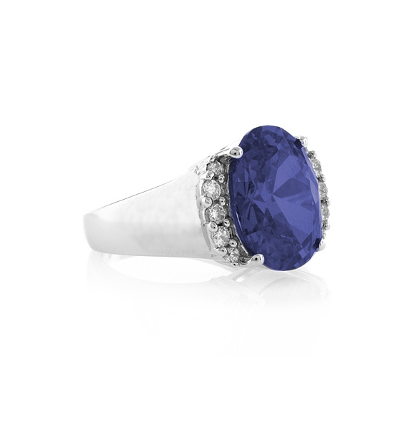 Anillo de Tanzanita en Plata de Alta Calidad