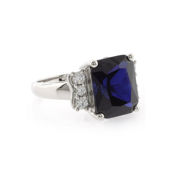 Enorme Anillo de Zafiro en Plata .925