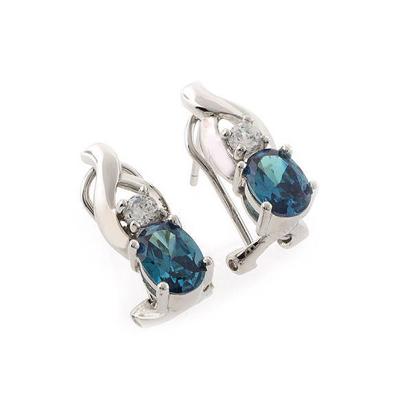 Aretes de Alejandrita ( Azul a Verde ) en Plata .925