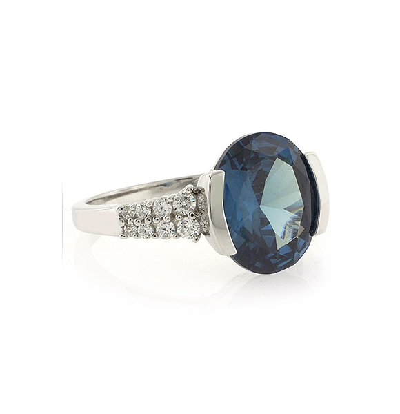 Anillo de Alejandrita ( Verde/Azul ) en Plata de Ley.