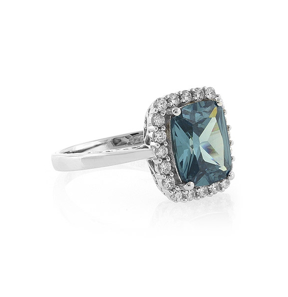 Anillo de Plata de Ley con Alejandrita Bicolor