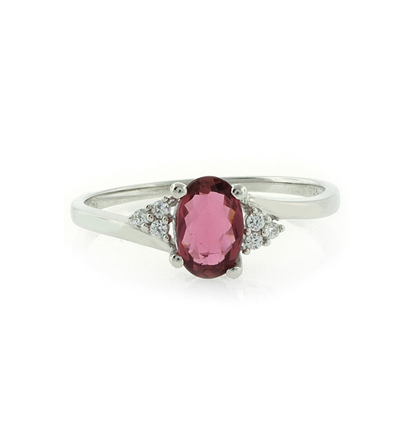Anillo de Plata con una Gema Turmalina Roja