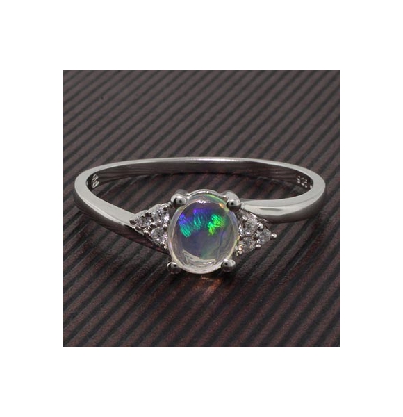 Anillo de Plata con una Pedra de Opalo de Fuego Genuino