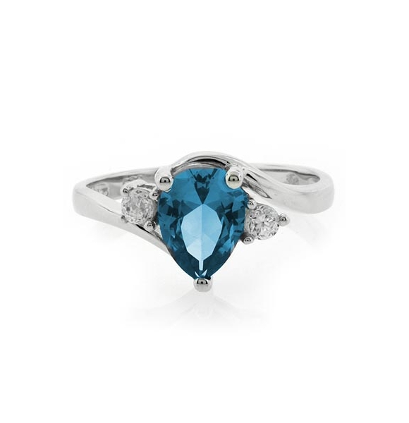 Hermoso Anillo de Topacio Azul