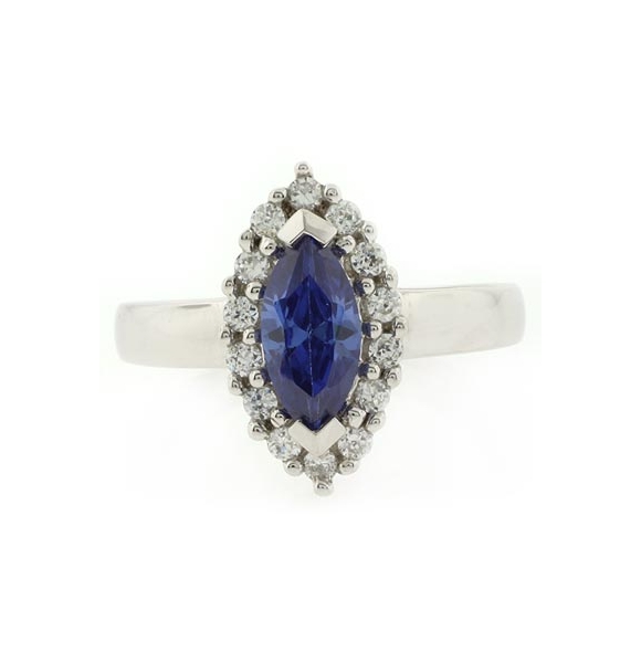 Anillo de Plata con Tanzanita en Corte Marqués