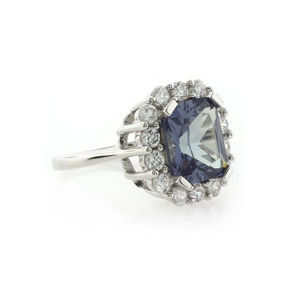 Anillo de Alejandrita ( Azul/Morado) en Plata .925