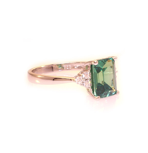 Anillo de Alejandrita Verde/Azul en Plata .925