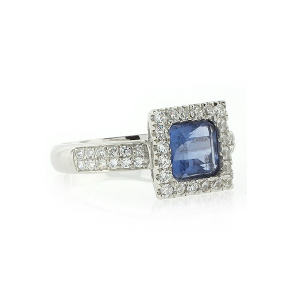 Elegante Anillo de Alejandrita Azul a Morado