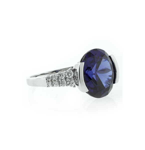 Espectacular Anillo de Plata con Tanzanita