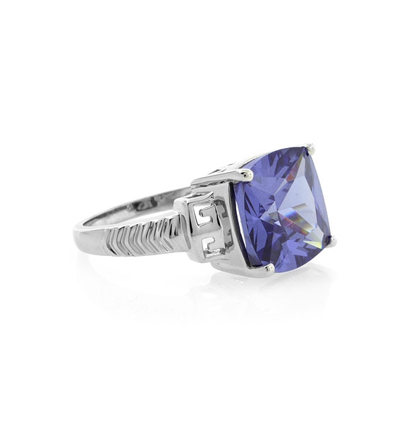 Anillo Elegante de Plata con Tanzanita
