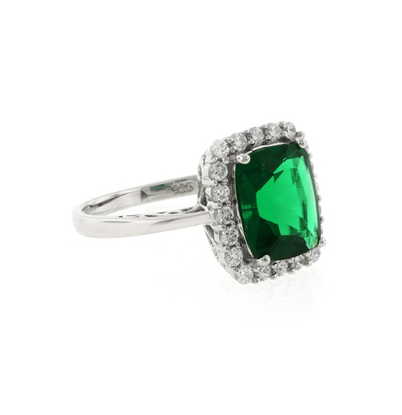 Hermoso Anillo de Plata de Ley con Esmeralda