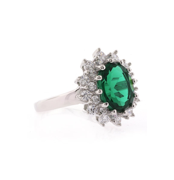 Elegante Anillo de Plata de Ley con Esmeralda