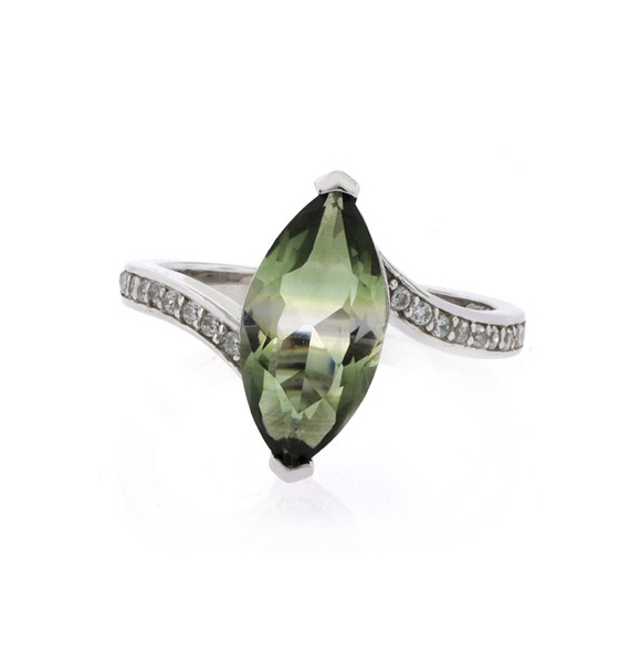 Anillo de Plata y Turmalina en Corte Marquise