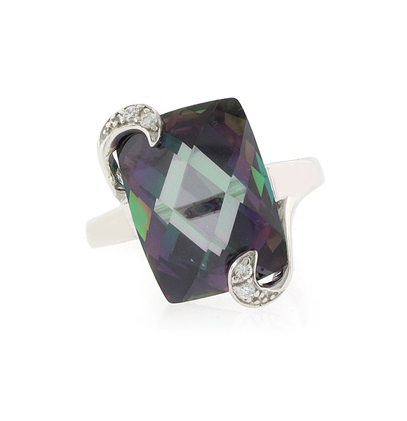 Magnifico Anillo de Plata .925 con Topacio Místico