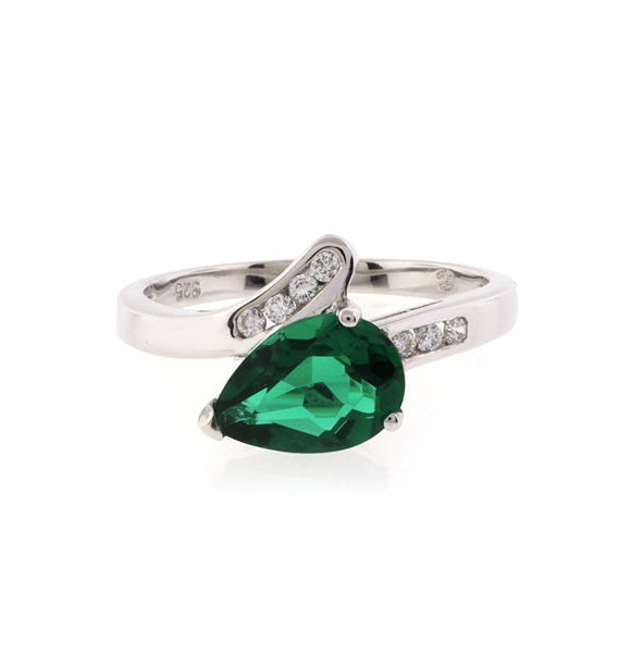 Anillo de Esmeralda en Plata .925