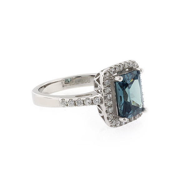 Anillo de Plata Fina de Ley con Alejandrita (Azul/ Verde)