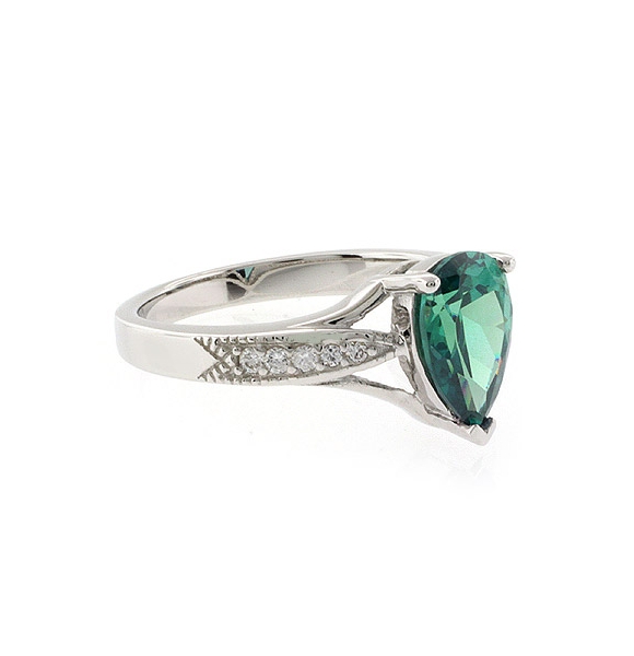 Anillo de Plata Fina con Alejandrita ( Verde/Azul )