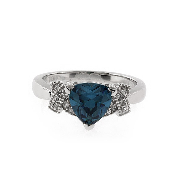 Anillo de Plata Fina de Ley con Alejandrita Azul a Verde