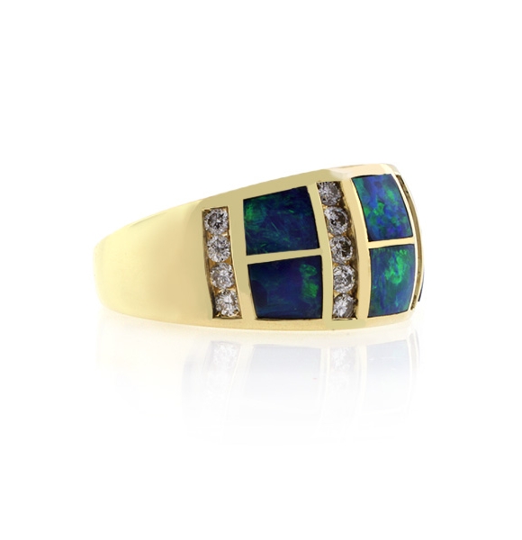 Anillo de Oro Macizo con Opalo y Diamantes