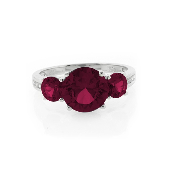 Anillo de Plata de Ley con 3 Gemas de Rubi