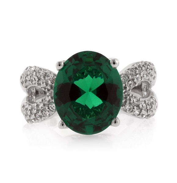 Precioso Anillo de Plata de Ley con Esmeralda