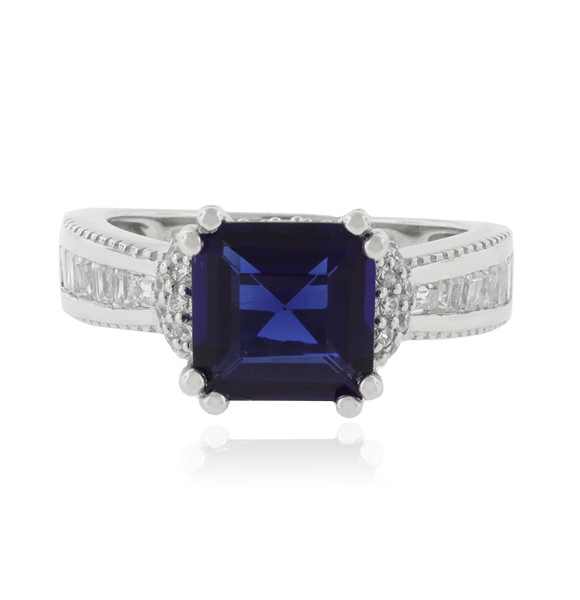 Anillo Lujoso de Zafiro en Plata .925