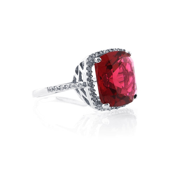 Anillo de Plata de Ley con Granate Rojo