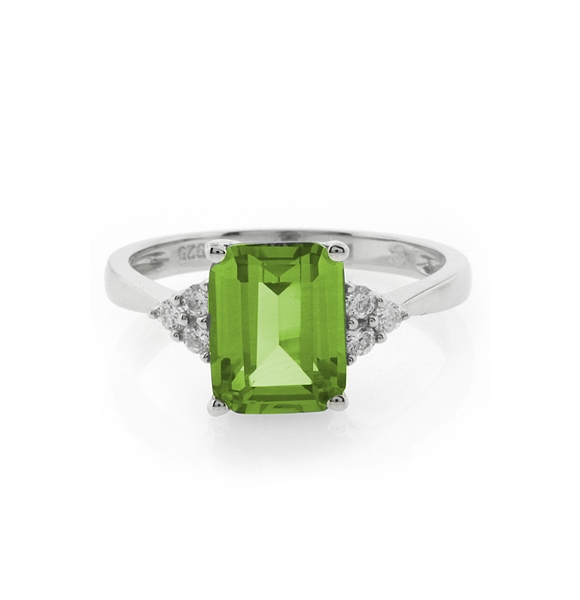 Anillo de Plata con Peridoto