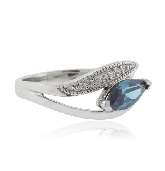 Anillo de Alejandrita en Plata Fina de Ley ( Azul/Verde )