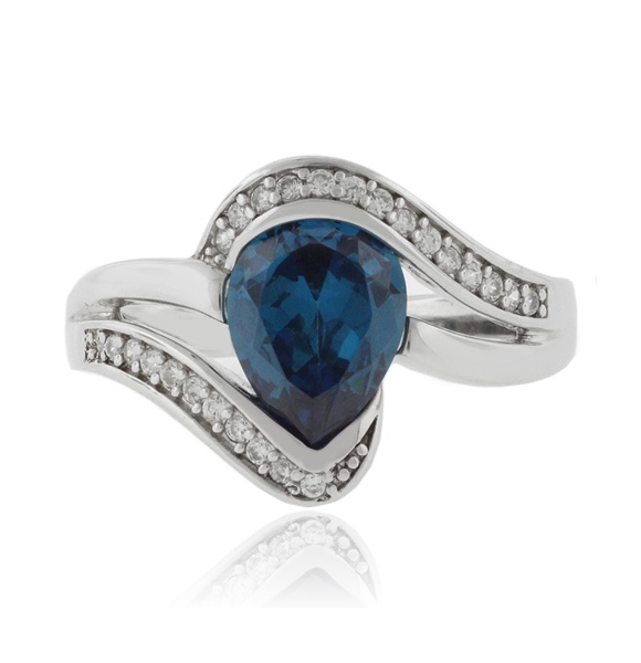 Anillo de Alejandrita en Plata Fina de Ley