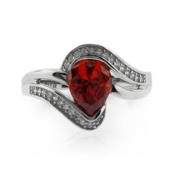 Lujoso Anillo de Plata .925 con Opalo