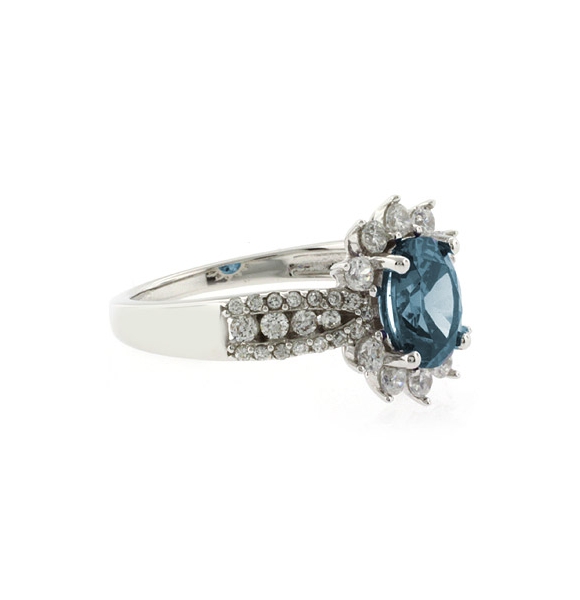 Anillo con una Gema de Alejandrita ( Azul/Verde ) en Plata .925