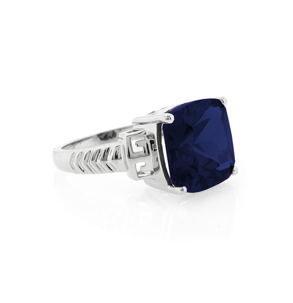 Anillo con una Gema de Zafiro Azul en Plata .925