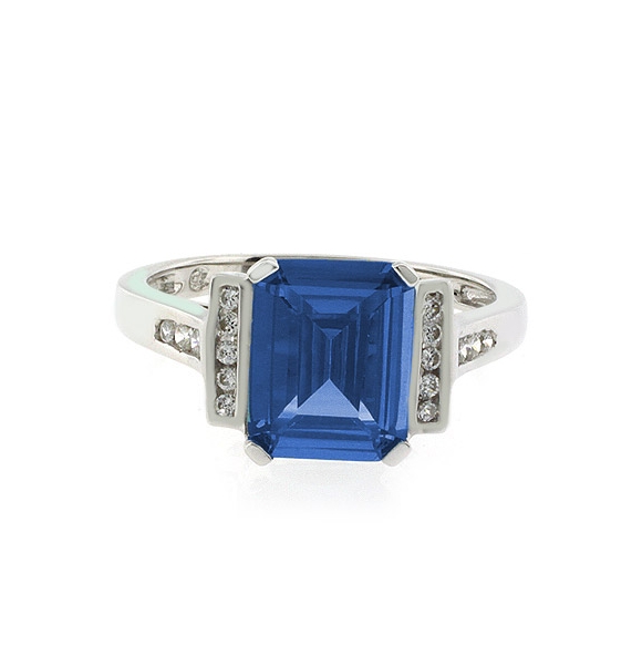 Anillo Elegante de Plata .925 con Topacio Azul