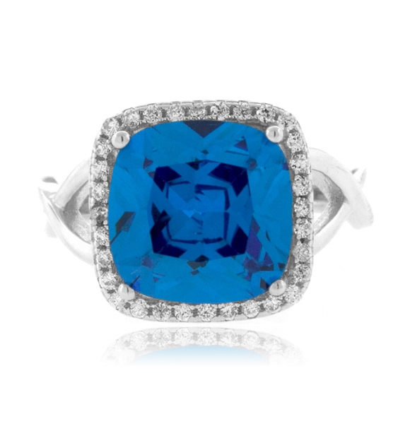 Anillo Precioso de Topacio Azul en Plata