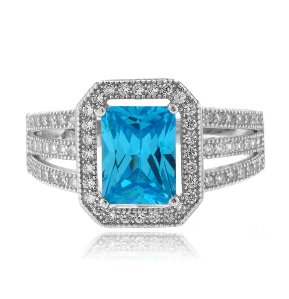 Anillo Precioso de Topacio Azul en Plata .925