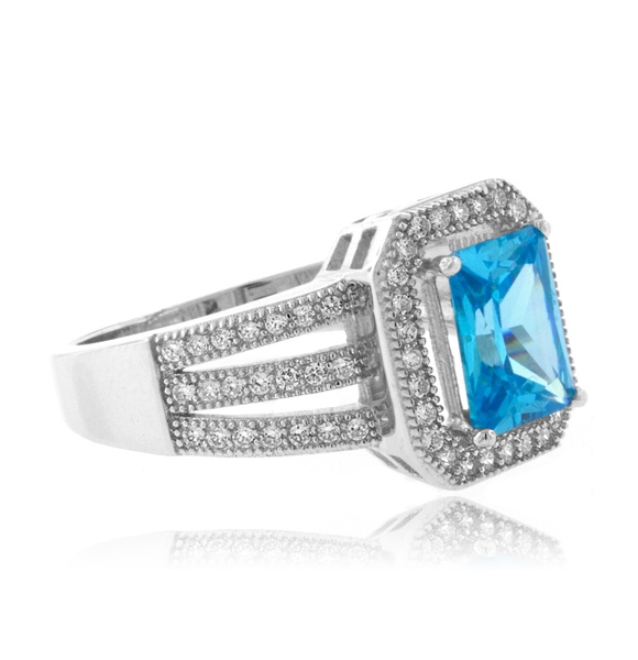 Anillo Precioso de Topacio Azul en Plata .925
