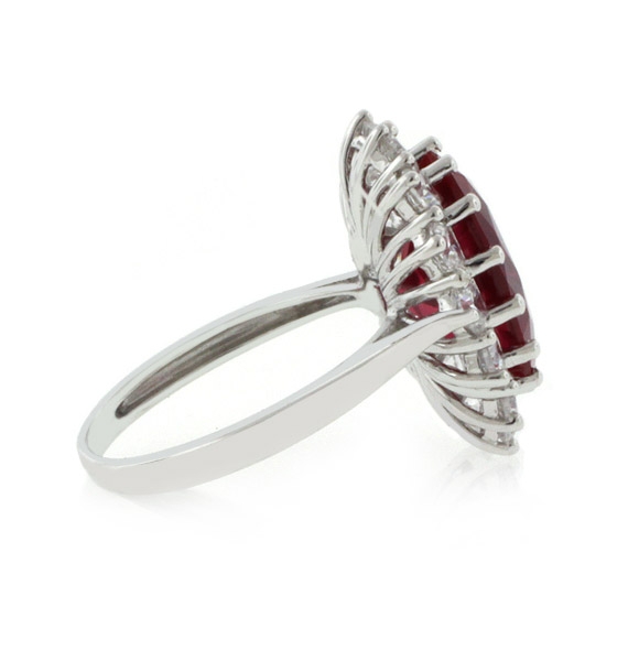 Encantador Anillo de Plata de Ley con Rubí