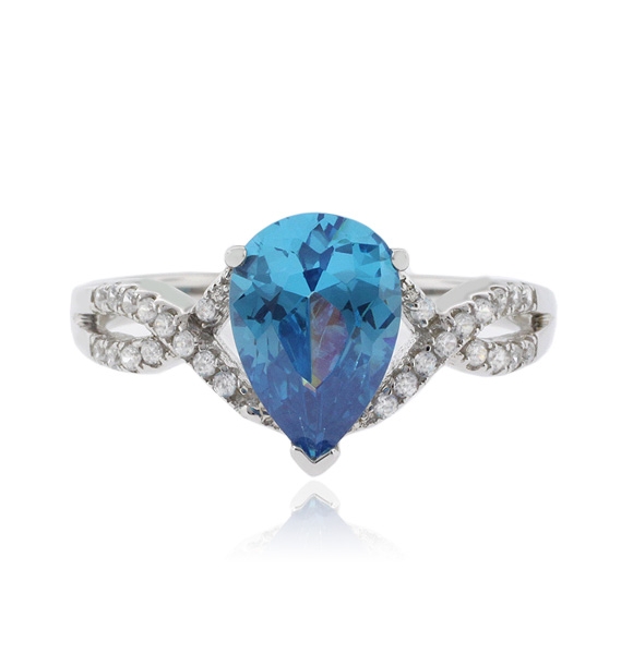 Anillo Elegante de Topacio Azul en Plata .925