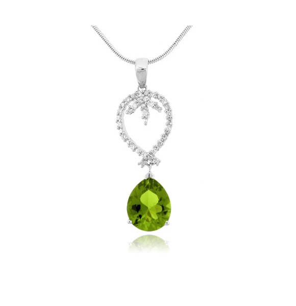 Dije con Peridoto en Plata de Ley .925