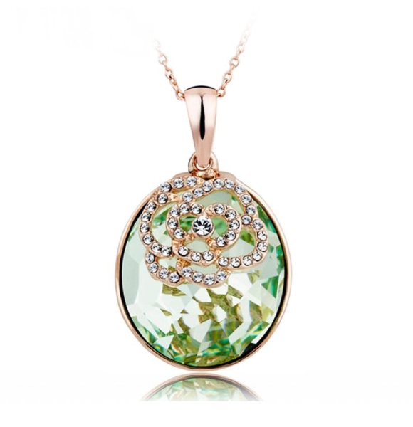 Collar Swarovski Verde Ovalado con Baño de Oro Amarillo 18K