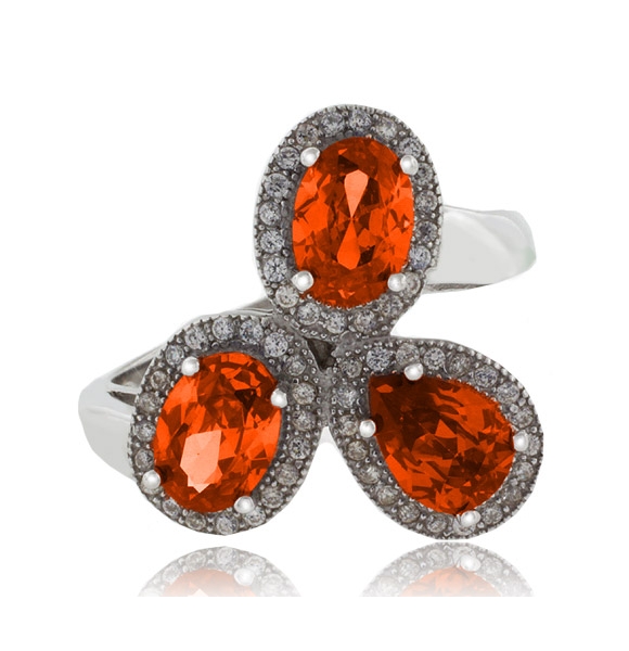 Anillo de Plata .925 con 3 Piedras de Ópalo Cereza