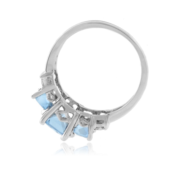 Anillo con 3 Piedras de Aguamarina en Plata .925