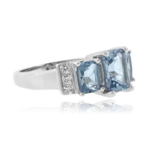 Anillo con 3 Piedras de Aguamarina en Plata .925
