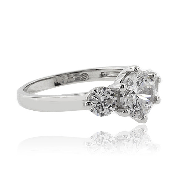 Anillo de Compromiso en Plata .925 con Piedra en el Centro