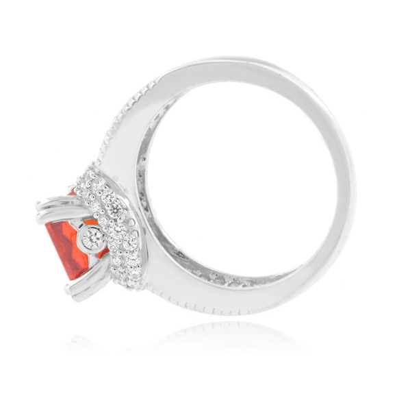 Precioso Anillo de Plata .925 con Ópalo de Fuego