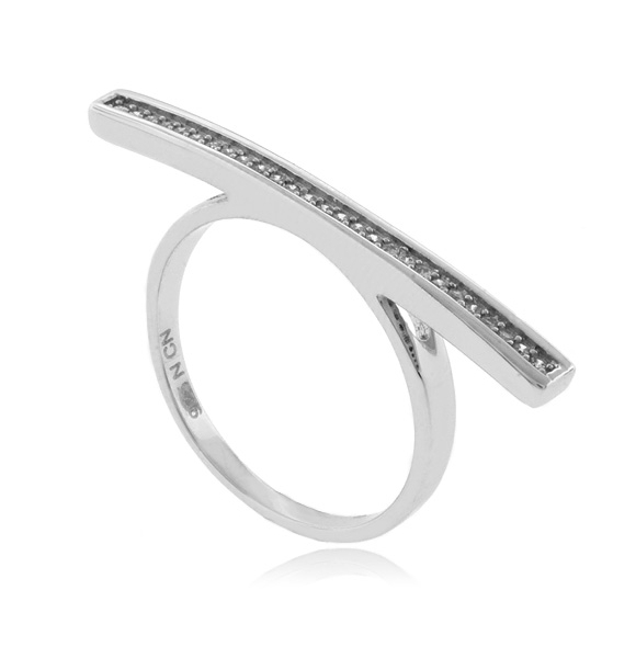 Hermoso Anillo de Plata .925 con Diamantes